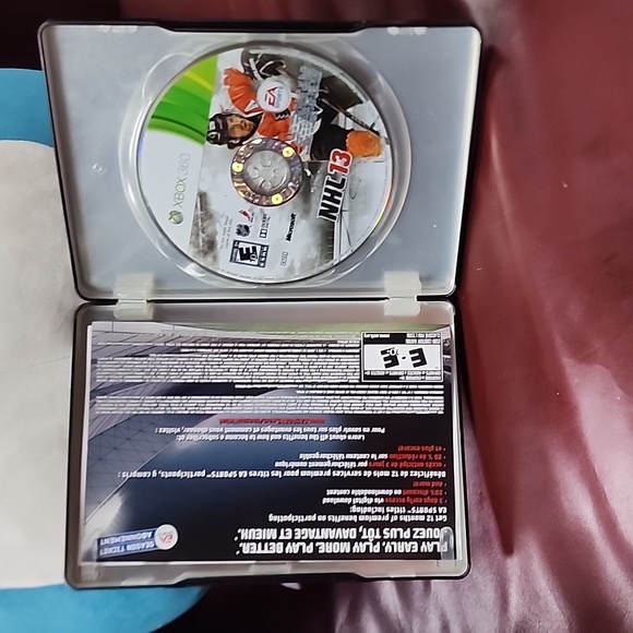 2/$15 XBOX NHL13 Stanley Cup Edition - Picture 4 of 5